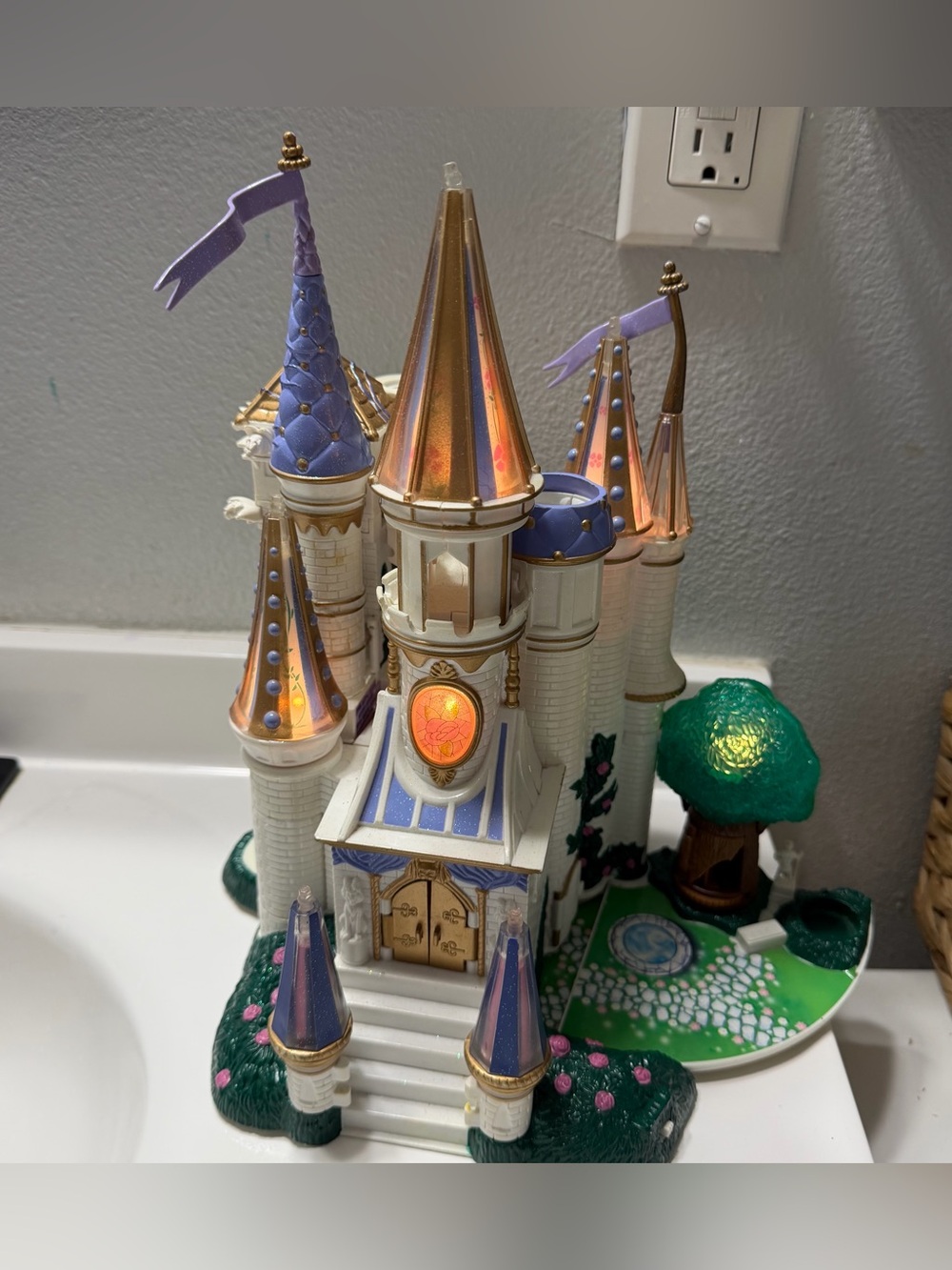 2003 Jakks Pacific Disney Beauty and the Beast Castle playset